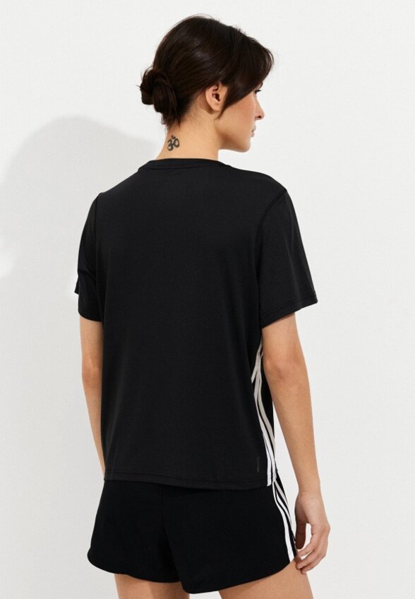 Футболка спортивная adidas