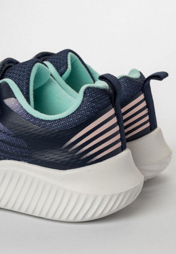 Кроссовки Tikkago