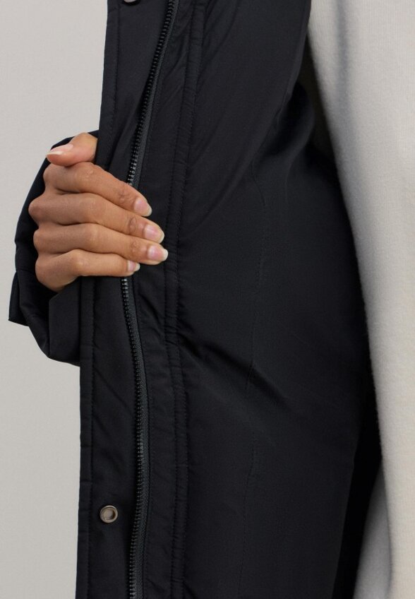 Пуховик Zarina