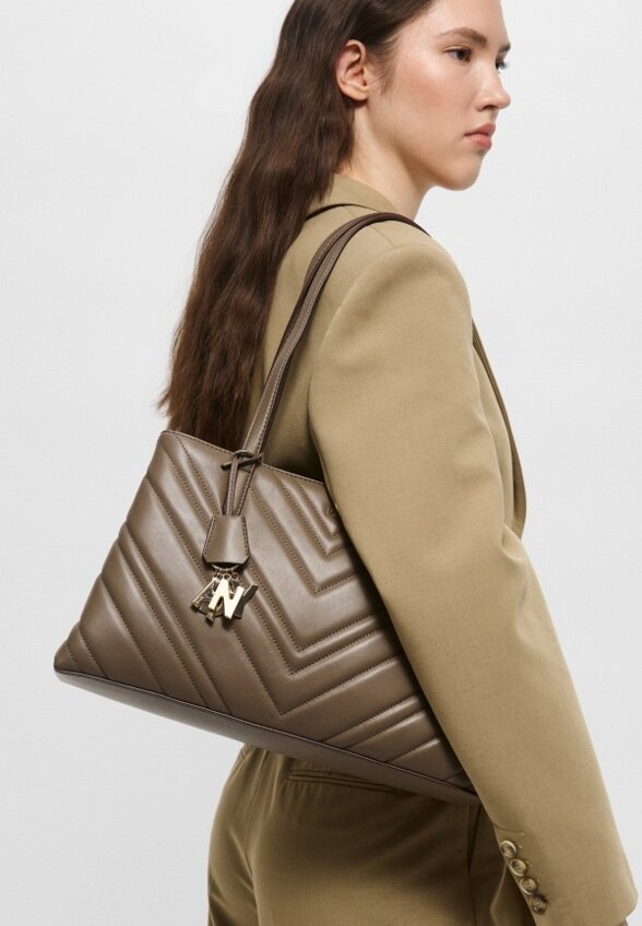 Сумка и брелок DKNY