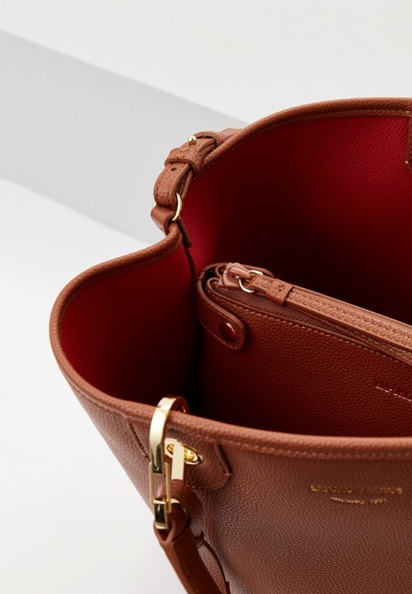 Сумка, органайзер и брелок Emporio Armani