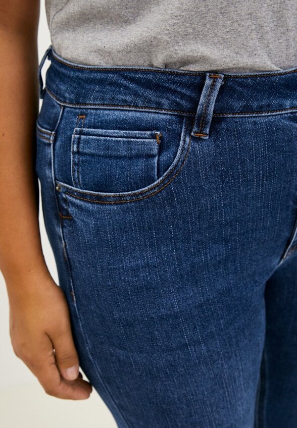 Джинсы Mossmore