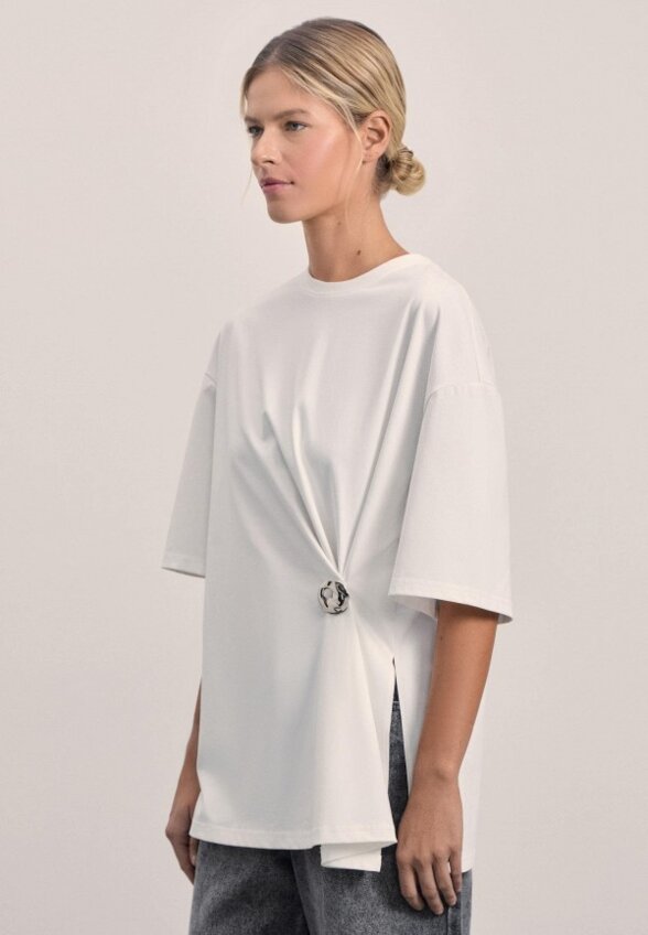 Футболка Zarina