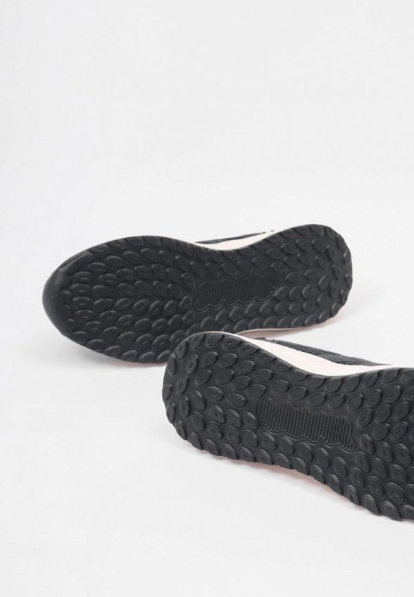 Кроссовки Baasploa