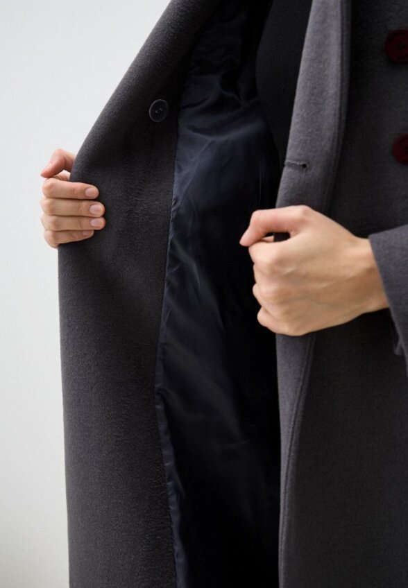 Пальто двубортное Pompa