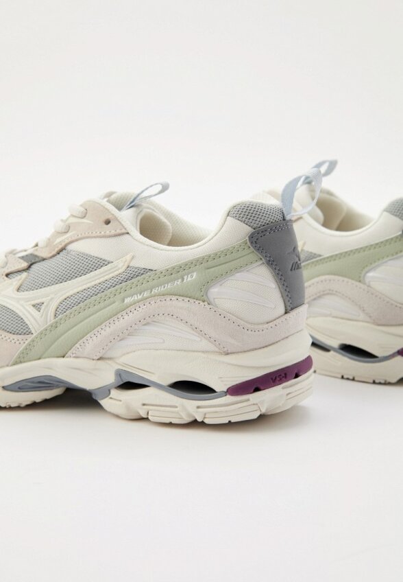 Кроссовки Mizuno