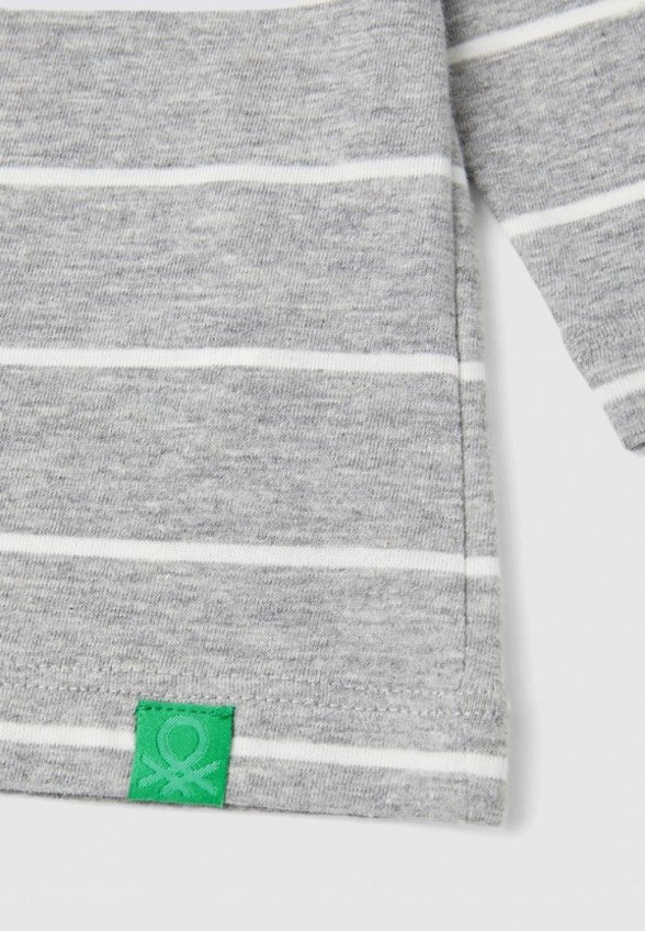 Лонгслив United Colors of Benetton