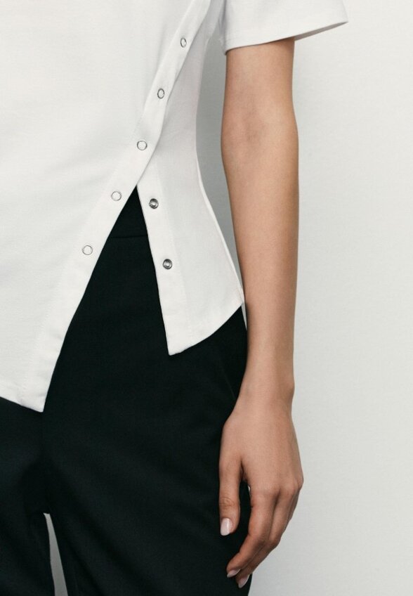 Футболка Zarina