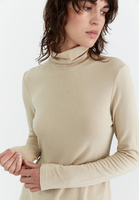 Водолазка M.Reason