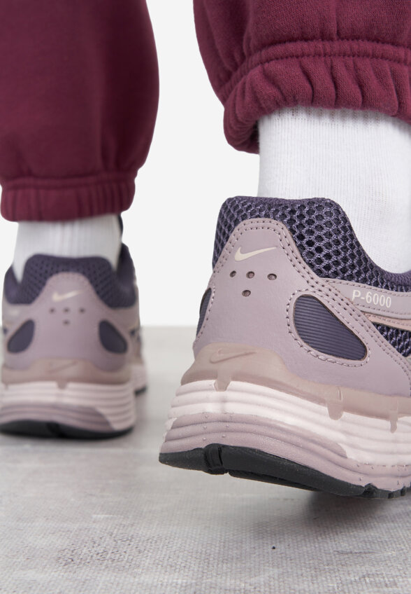 Кроссовки женские Nike P-6000 Se, Бежевый