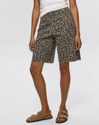 Джинсовые шорты бермуды с леопардовым принтом женщинам