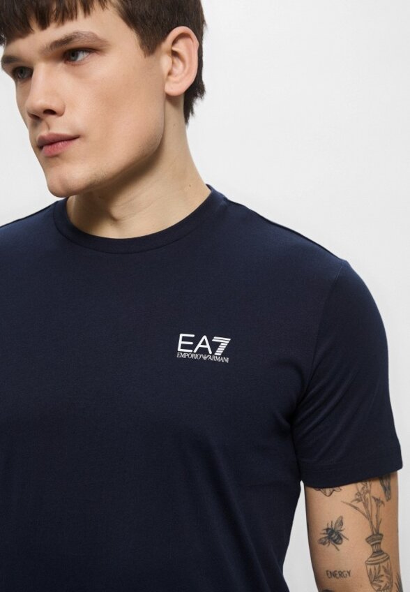 Футболка EA7