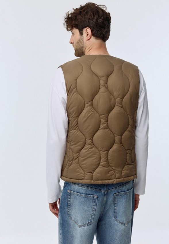 Жилет стеганый Sela