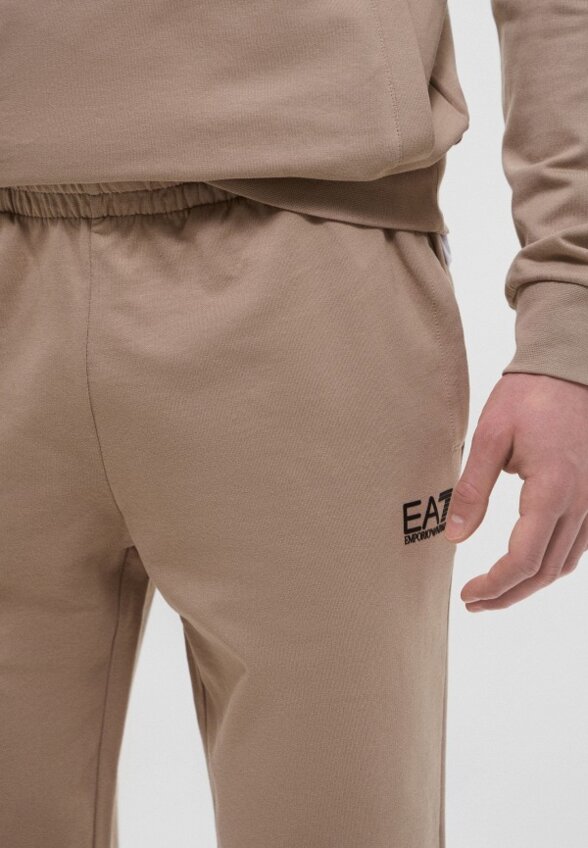 Костюм спортивный EA7