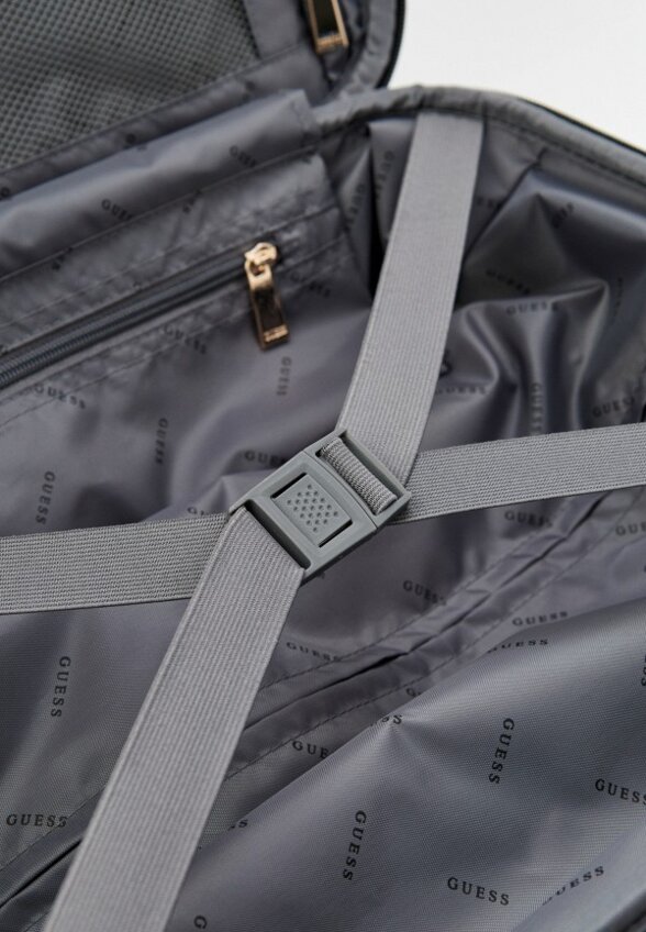 Чемодан Guess