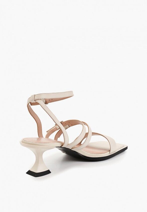 Босоножки Basconi