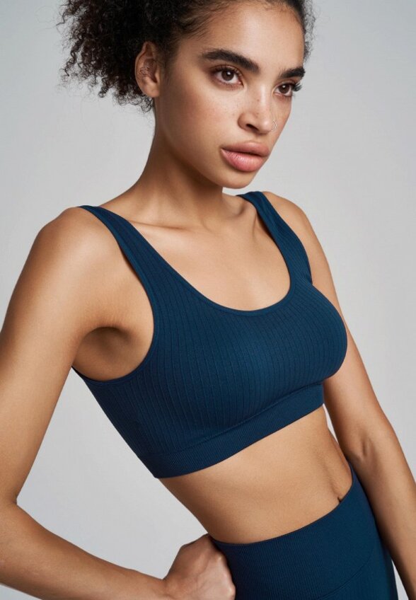 Топ спортивный Modis