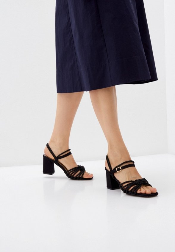 Босоножки Erynn