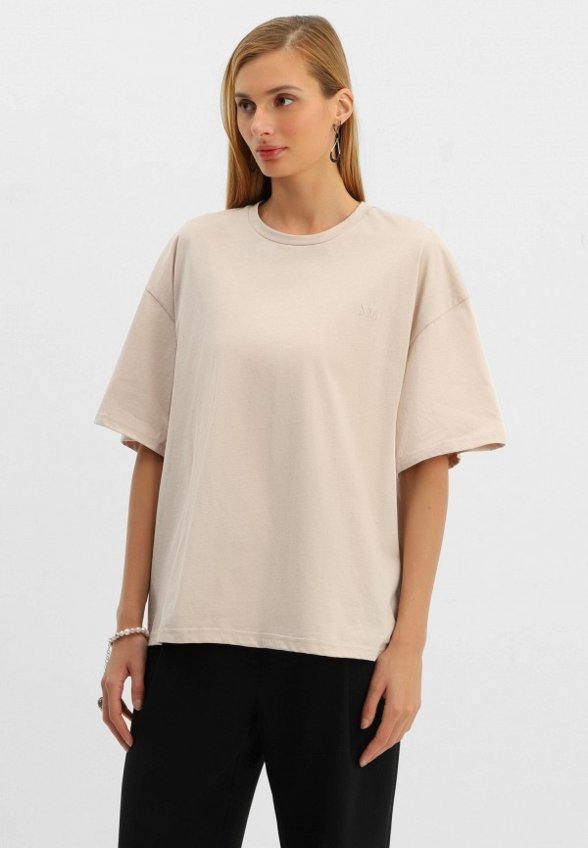 Футболка Nominee