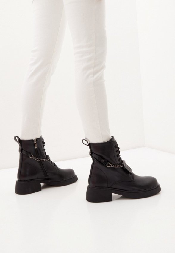 Ботинки и цепочка Saivvila