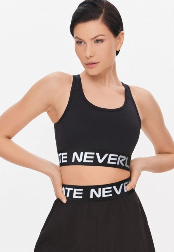 Топ спортивный Neverlate