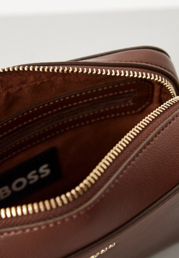 Сумка и брелок Boss