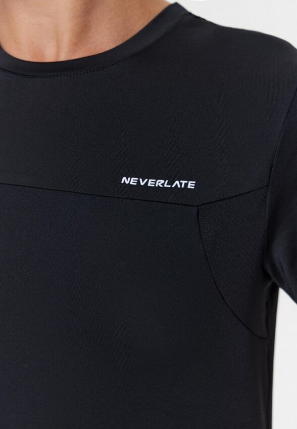 Футболка Neverlate