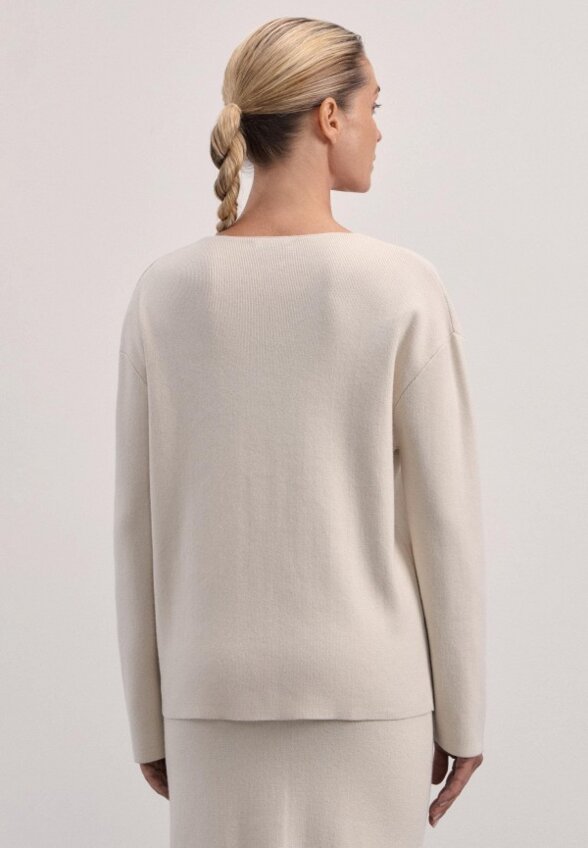 Пуловер Zarina