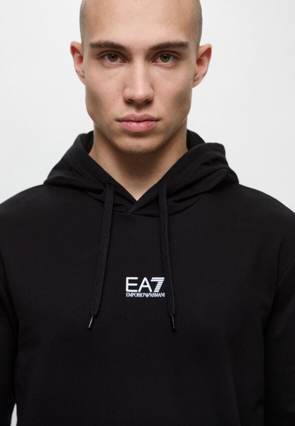 Худи EA7