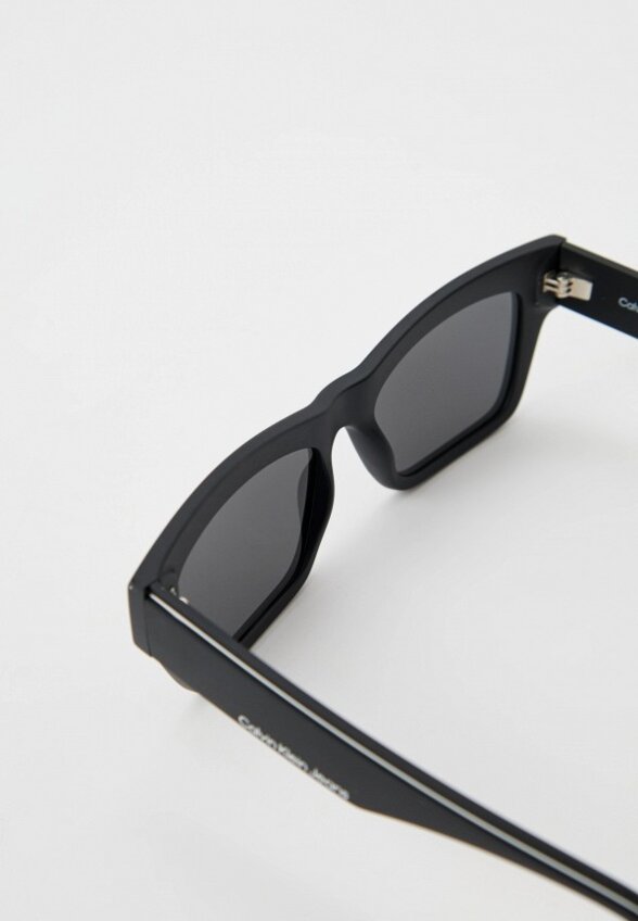 Очки солнцезащитные Calvin Klein Jeans