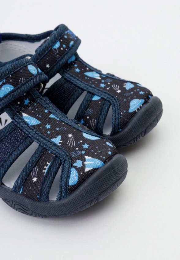 Сандалии Tikkago