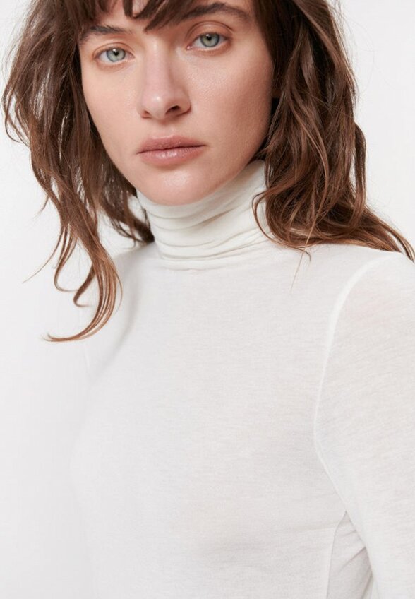 Водолазка Daisyknit