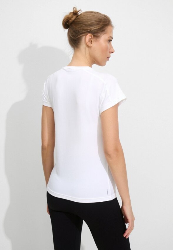 Футболка спортивная adidas