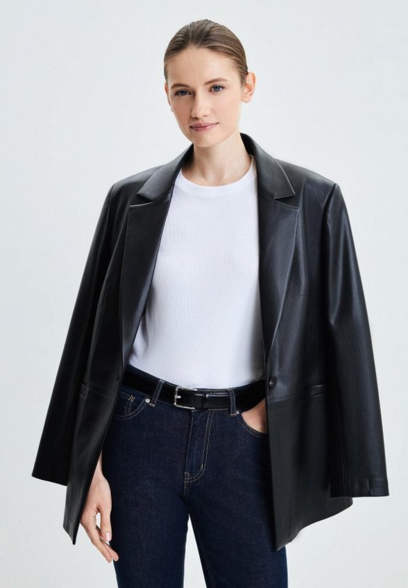 Футболка Zarina