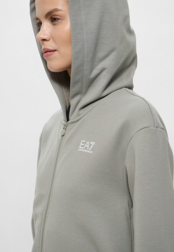 Костюм спортивный EA7