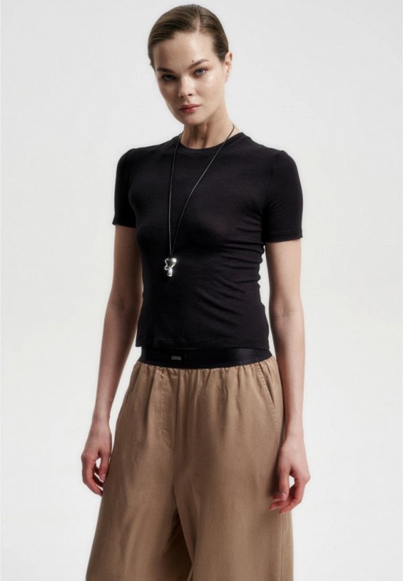 Футболка Basis