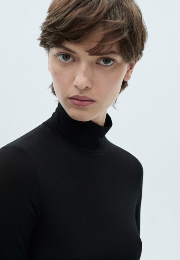 Водолазка Mango