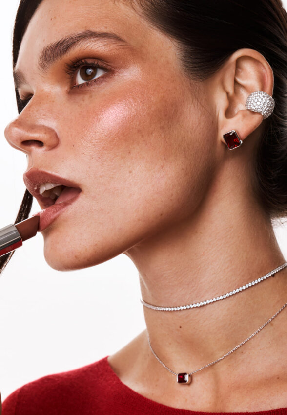 Теннисное серебряное колье чокер с фианитами MIE