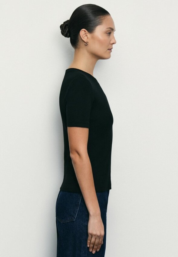 Футболка Zarina