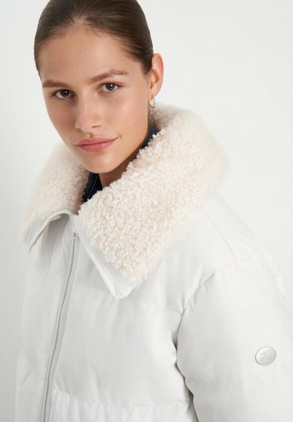 Пуховик Finn Flare