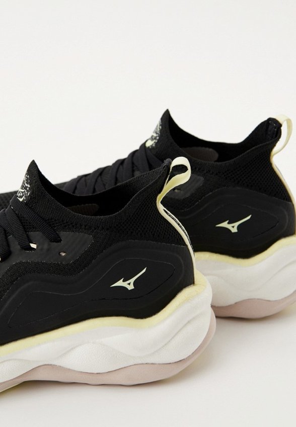 Кроссовки Mizuno