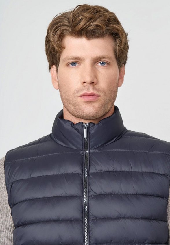 Жилет утепленный Baon