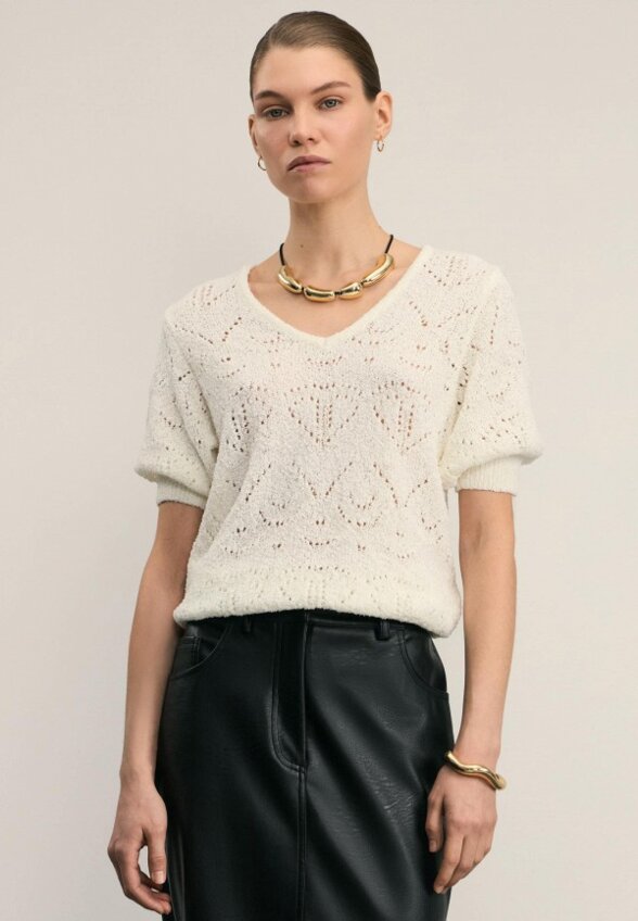 Пуловер Zarina