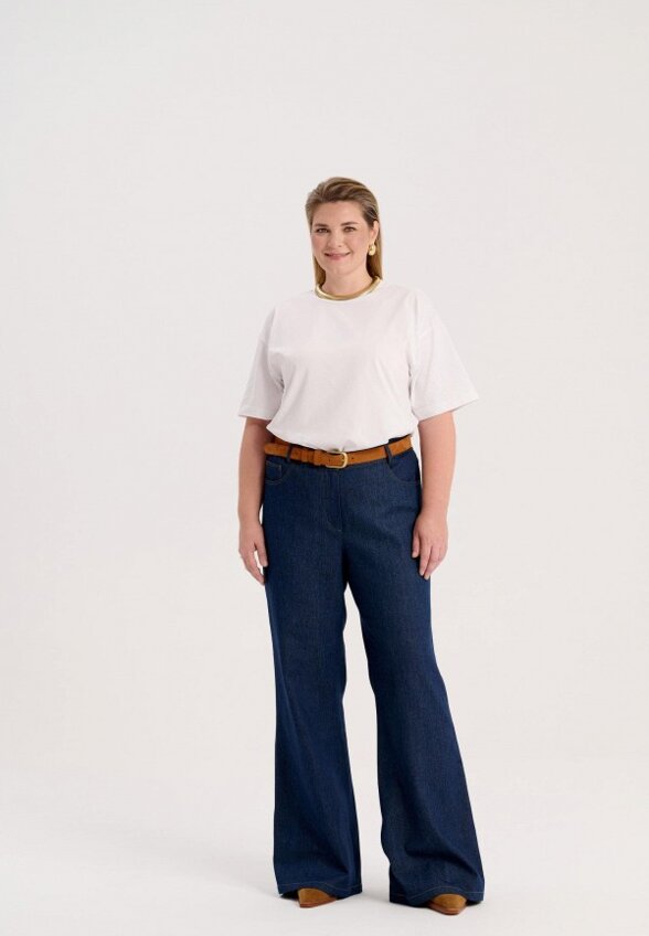 Джинсы Manelia