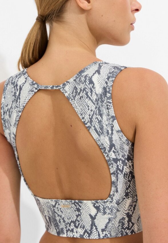 Топ спортивный Forstrong