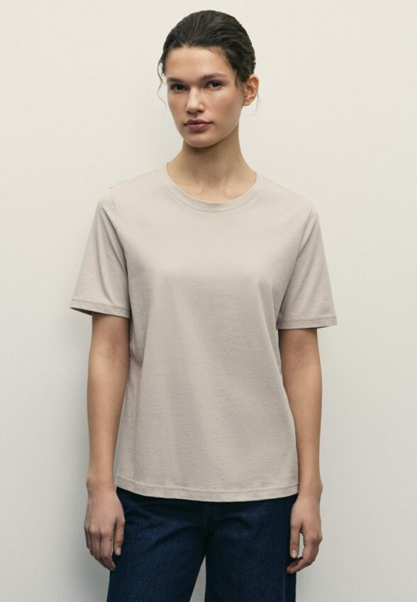 Футболка Zarina