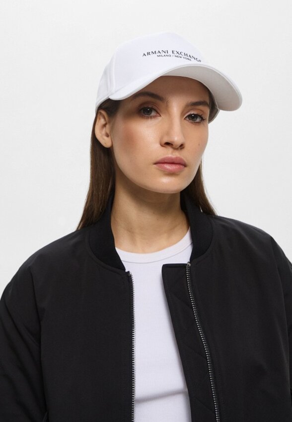 Бейсболка Armani Exchange