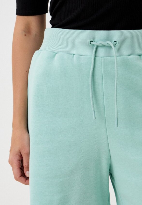 Шорты спортивные Lacoste