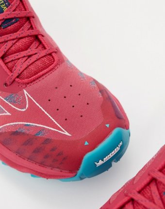 Кроссовки Mizuno женщинам