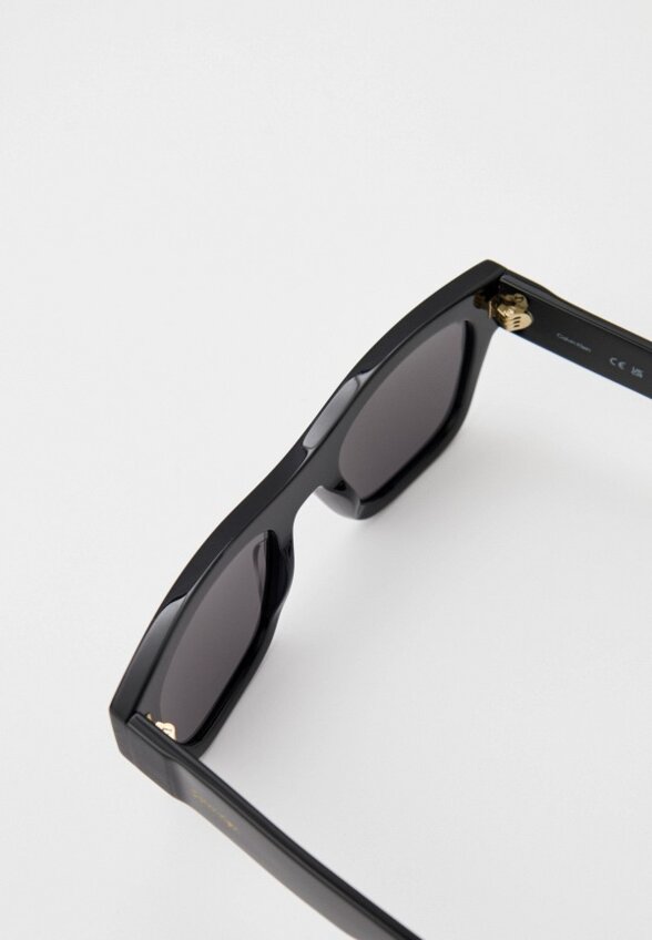 Очки солнцезащитные Calvin Klein